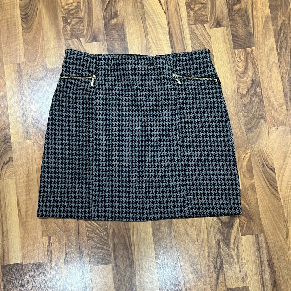 Houndstooth skirt